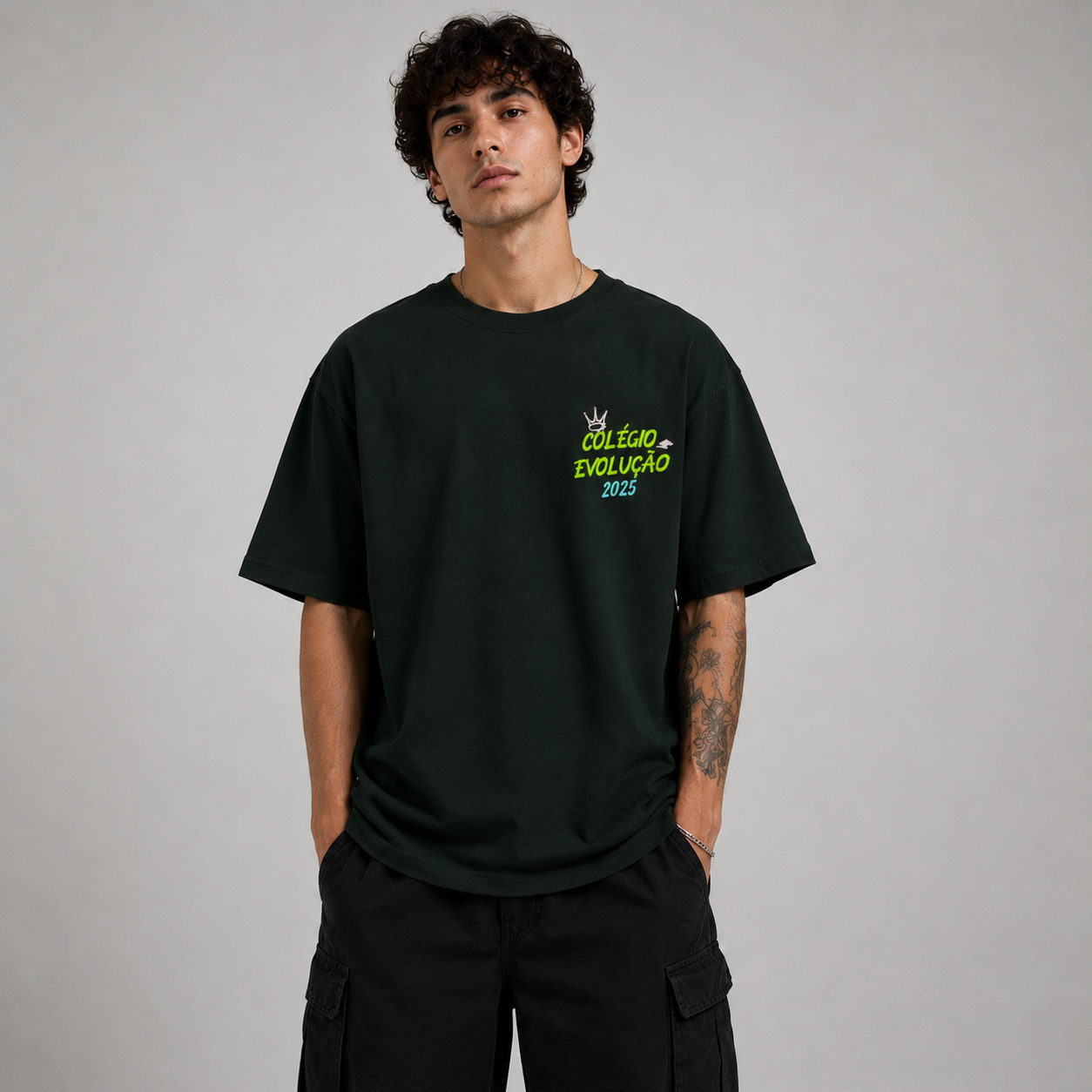 Colegio Evalucao Oversized Graphic T-Shirt – Streetwear College Style Tee